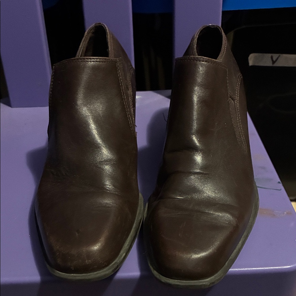 Women's Brown Leather Low Heel Loafers - Picture 2 of 3